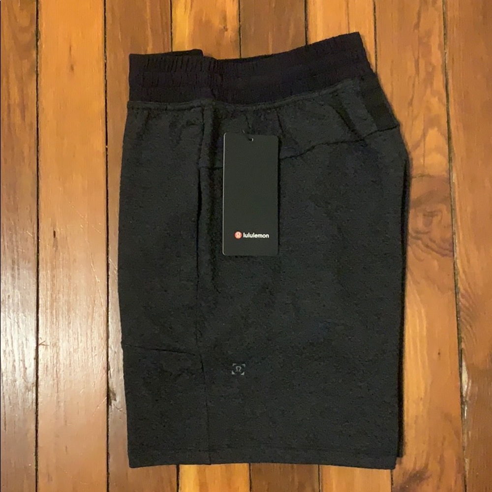 At Ease Short 7”